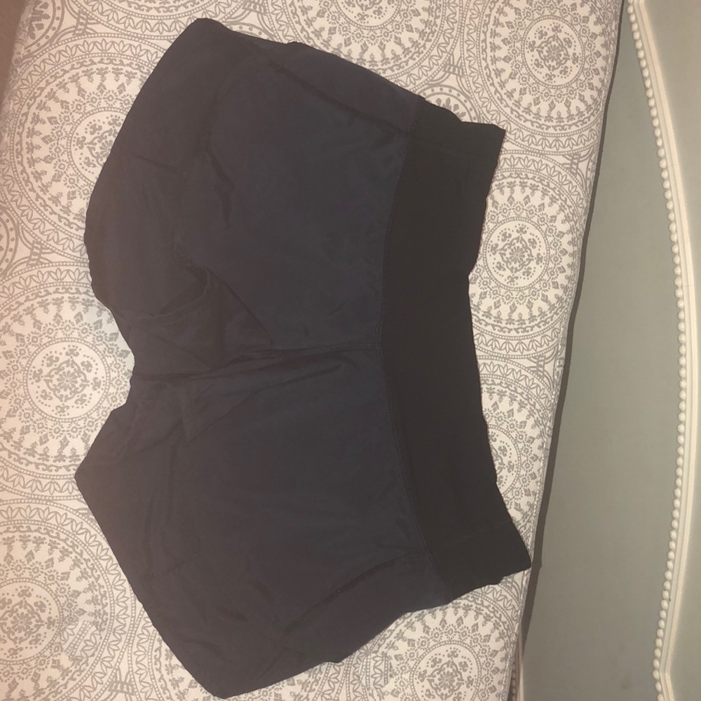 lululemon shorts STARTING BID 20